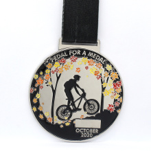 Médaillons extérieurs de médaille de demi-marathon de finisseur de ruban de récompense d&#39;émail doux en métal fait sur commande 3D 26.2 avec la lanière